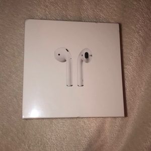 Apple air pods & charging case
